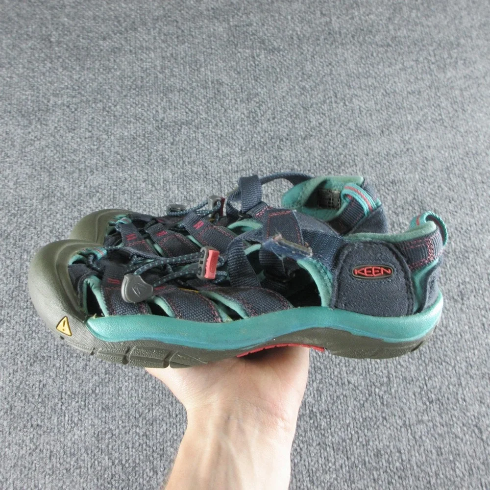 Keen Sandals Teens Size 6 Blue Webbing Closed Toe Water Hiking Trail Outdoor